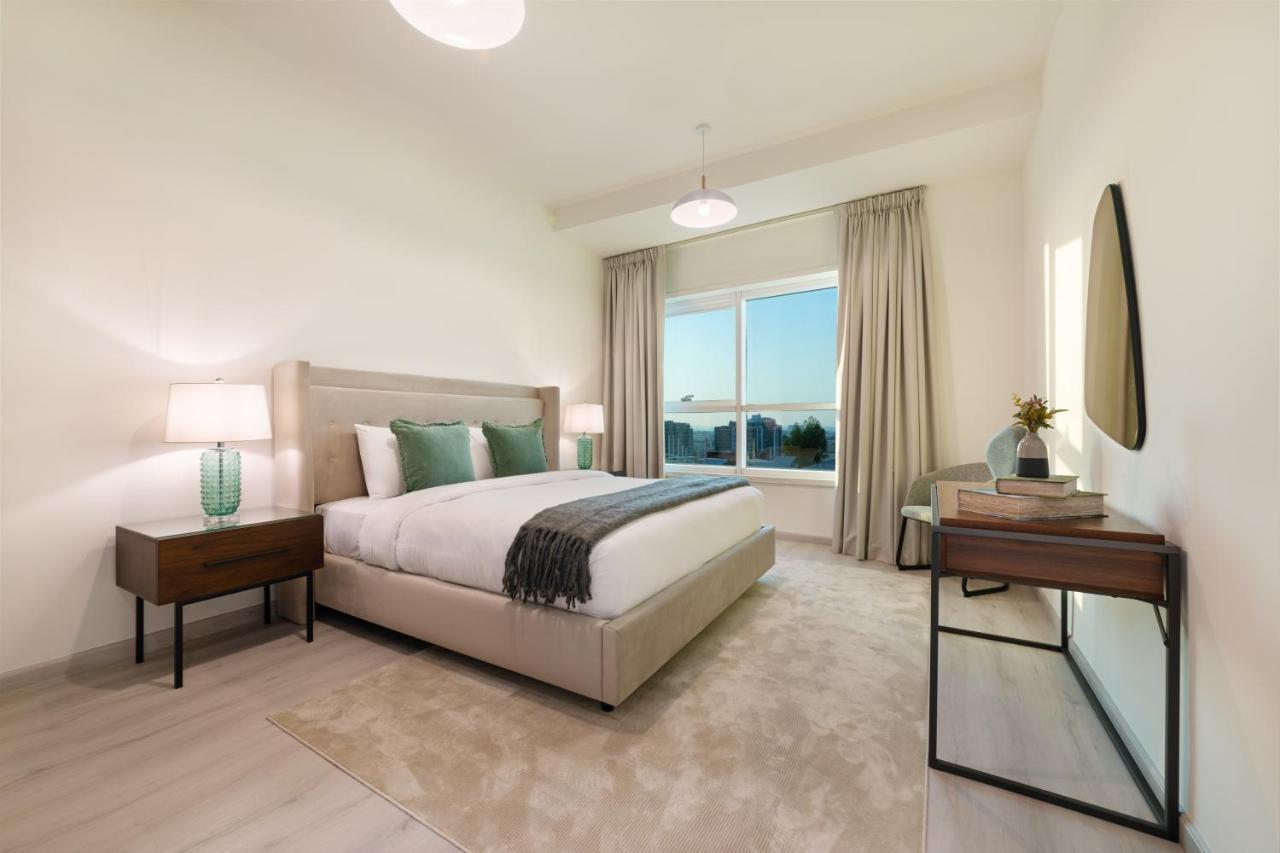 Апартаменты Maison Privee - Millennium Executive Tower Дубай Экстерьер фото