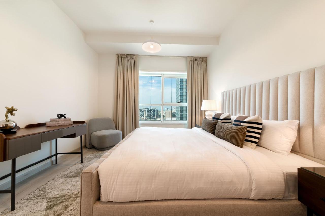 Апартаменты Maison Privee - Millennium Executive Tower Дубай Экстерьер фото