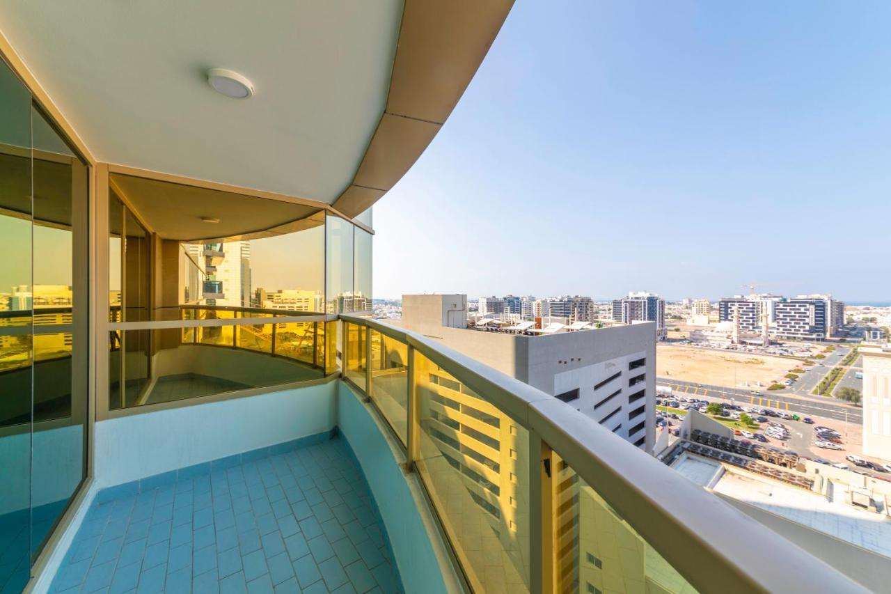 Апартаменты Maison Privee - Millennium Executive Tower Дубай Экстерьер фото