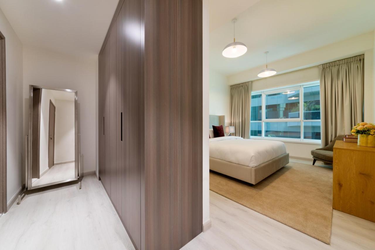 Апартаменты Maison Privee - Millennium Executive Tower Дубай Экстерьер фото