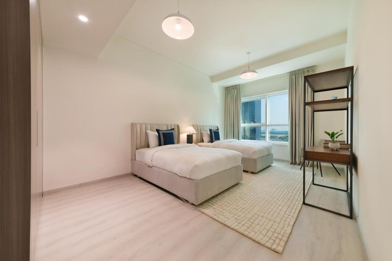 Апартаменты Maison Privee - Millennium Executive Tower Дубай Экстерьер фото